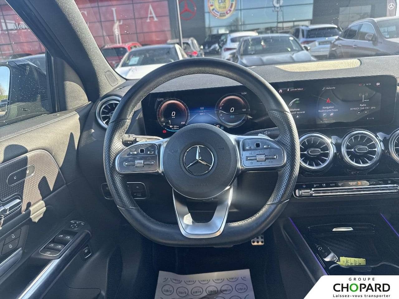 Photo du v&eacute;hicule 16 / 18