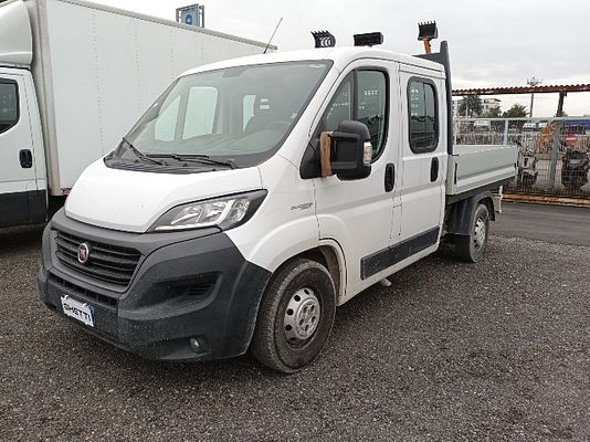 Vehicle image 2 / 5