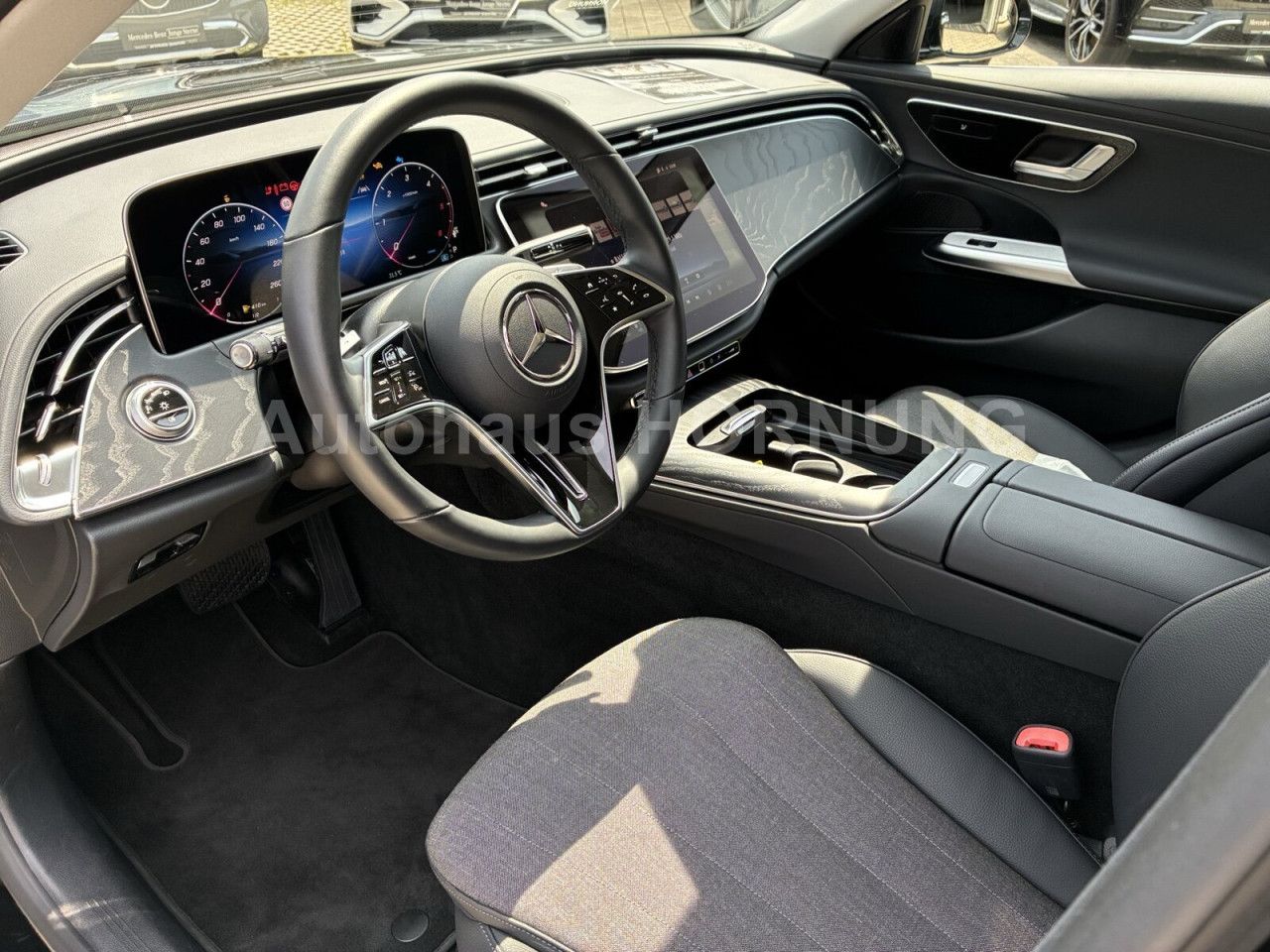 Mercedes-Benz E-Klasse – Bild 15