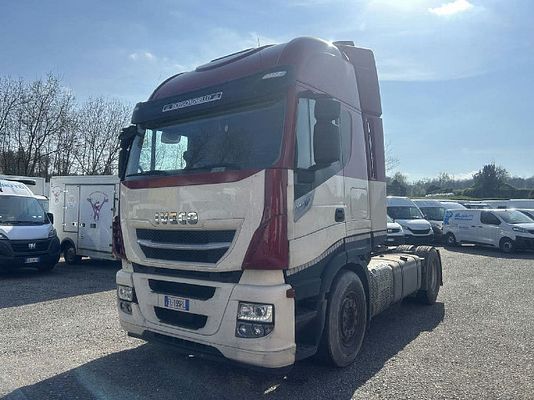 Vehicle image 1 / 13