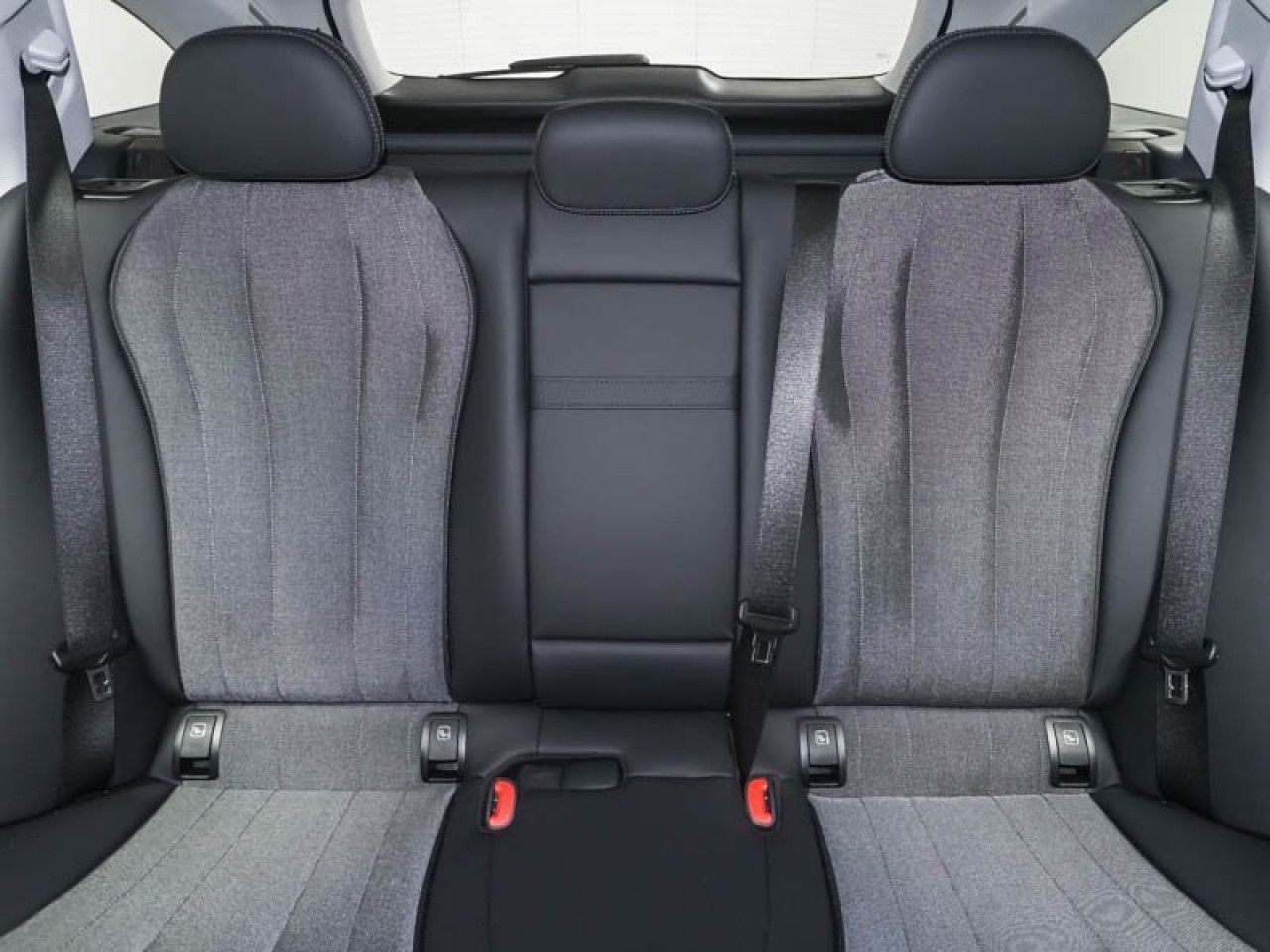 Mercedes-Benz E-Klasse – Bild 10
