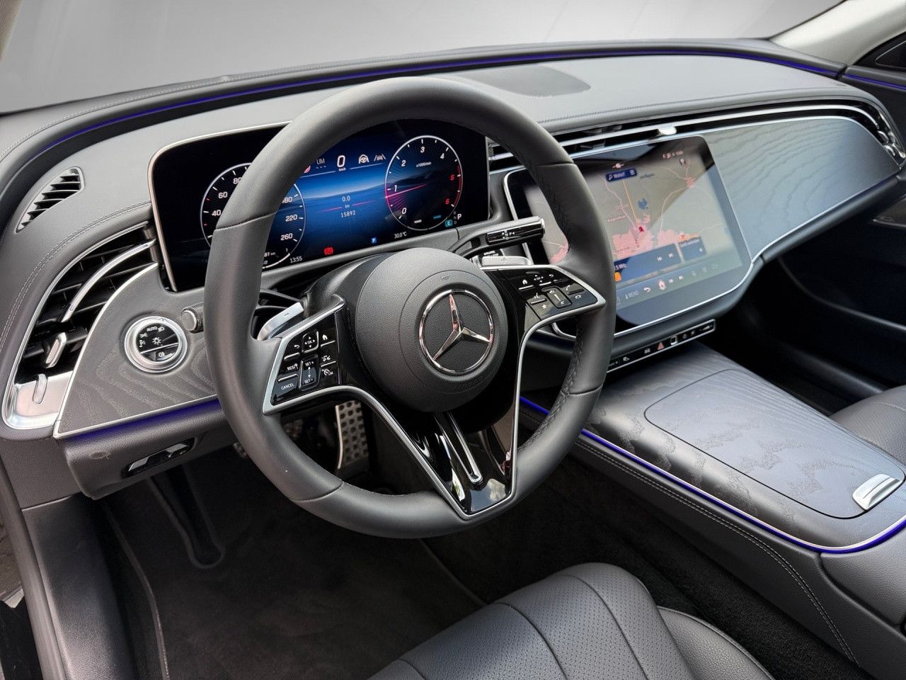 Mercedes-Benz E-Klasse – Bild 13