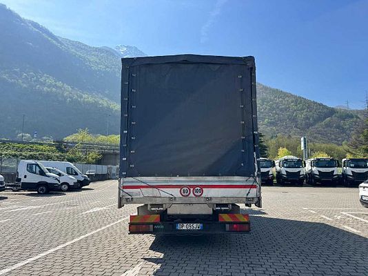 Vehicle image 4 / 13