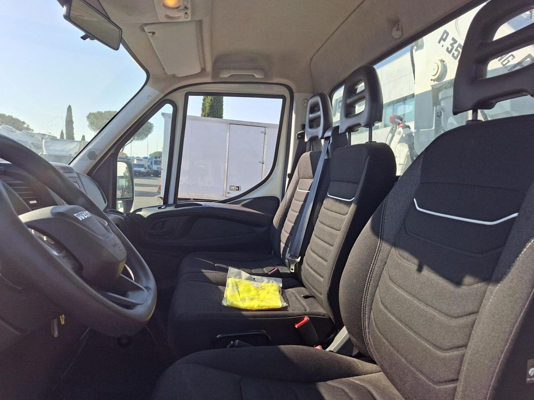 IVECO | 35C14 CABINATO CON GRU