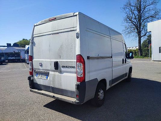 Vehicle image 4 / 10