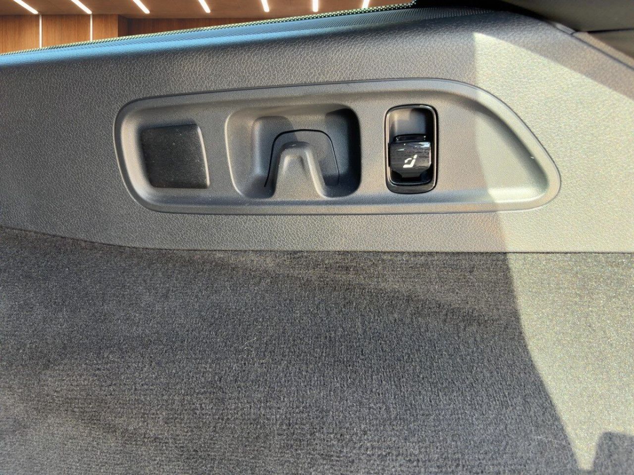 Mercedes-Benz E-Klasse – Bild 15