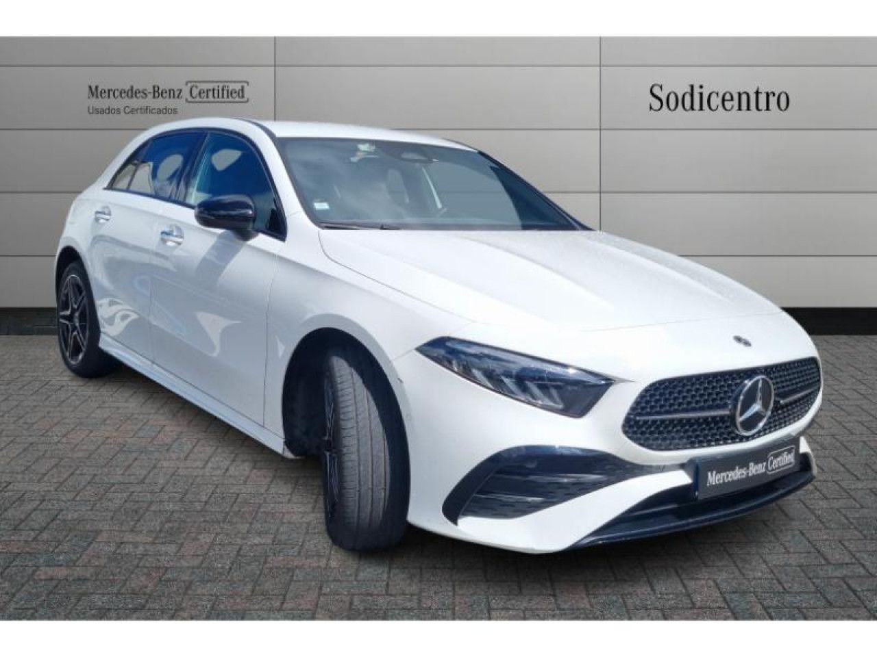 Imagem do veículo 2 / 19