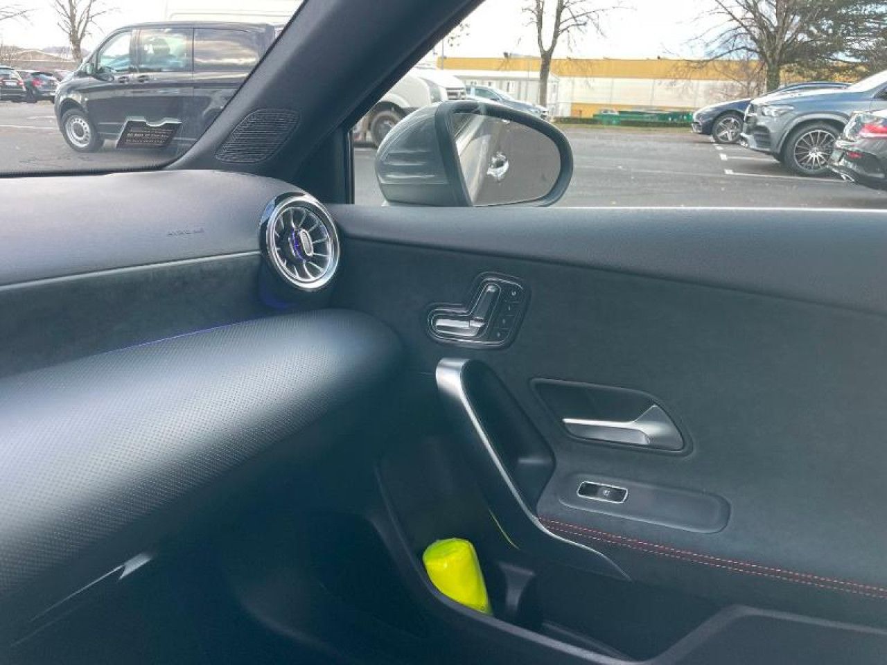 Photo du v&eacute;hicule 15 / 18