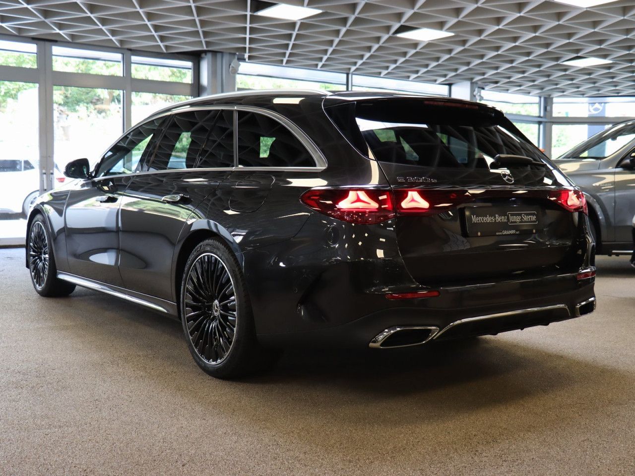 Mercedes-Benz E-Klasse – Bild 12