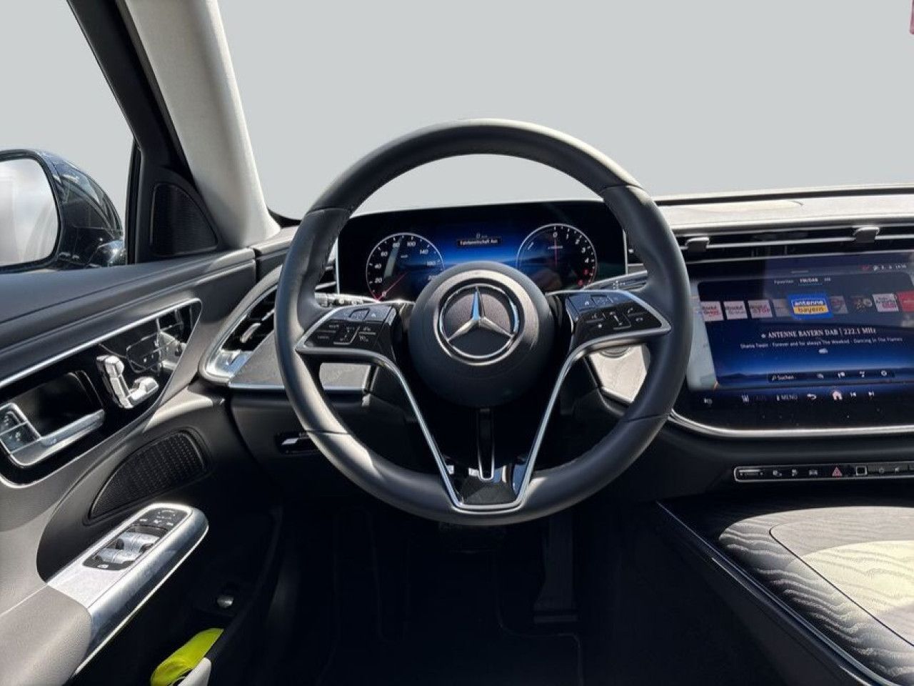 Mercedes-Benz E-Klasse – Bild 17