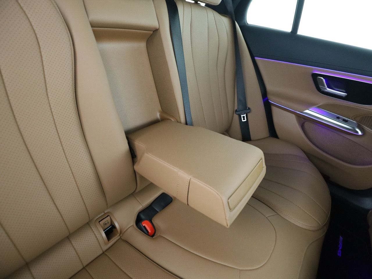 Mercedes-Benz E-Klasse – Bild 19