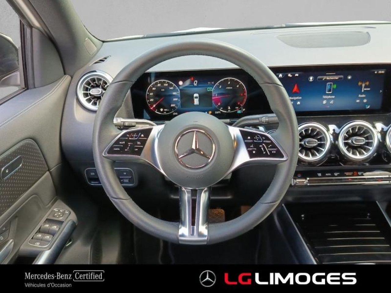 Photo du v&eacute;hicule 14 / 18