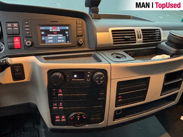 MAN TGL 8.220 4X2 BL Caja 17