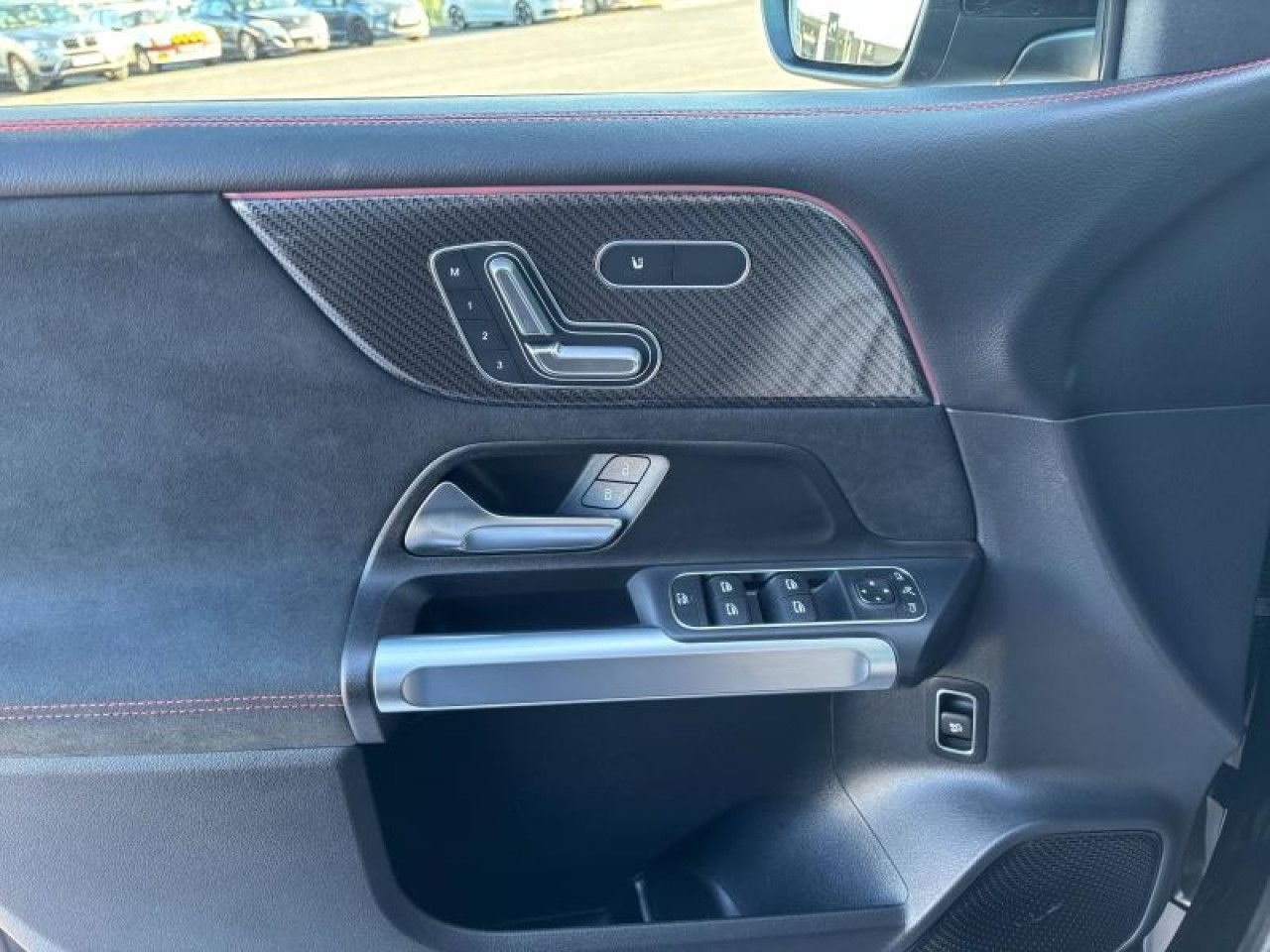 Photo du v&eacute;hicule 13 / 17