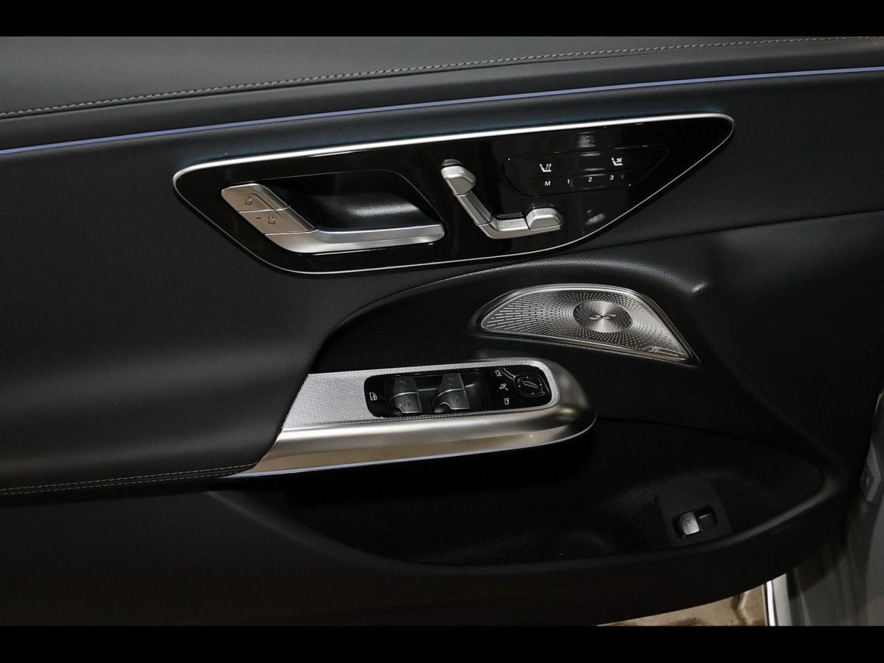Mercedes-Benz E-Klasse – Bild 12