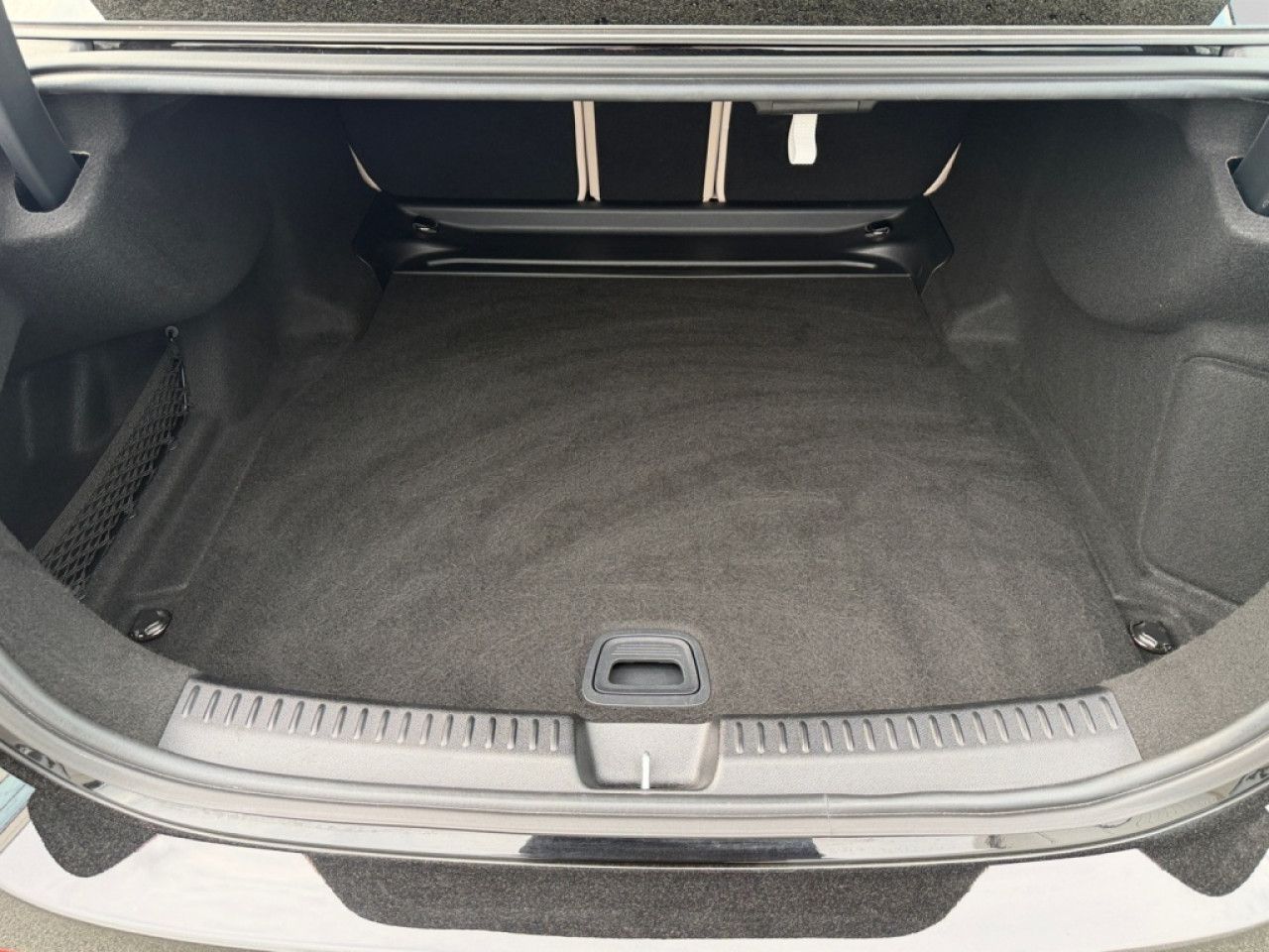 Mercedes-Benz E-Klasse – Bild 14