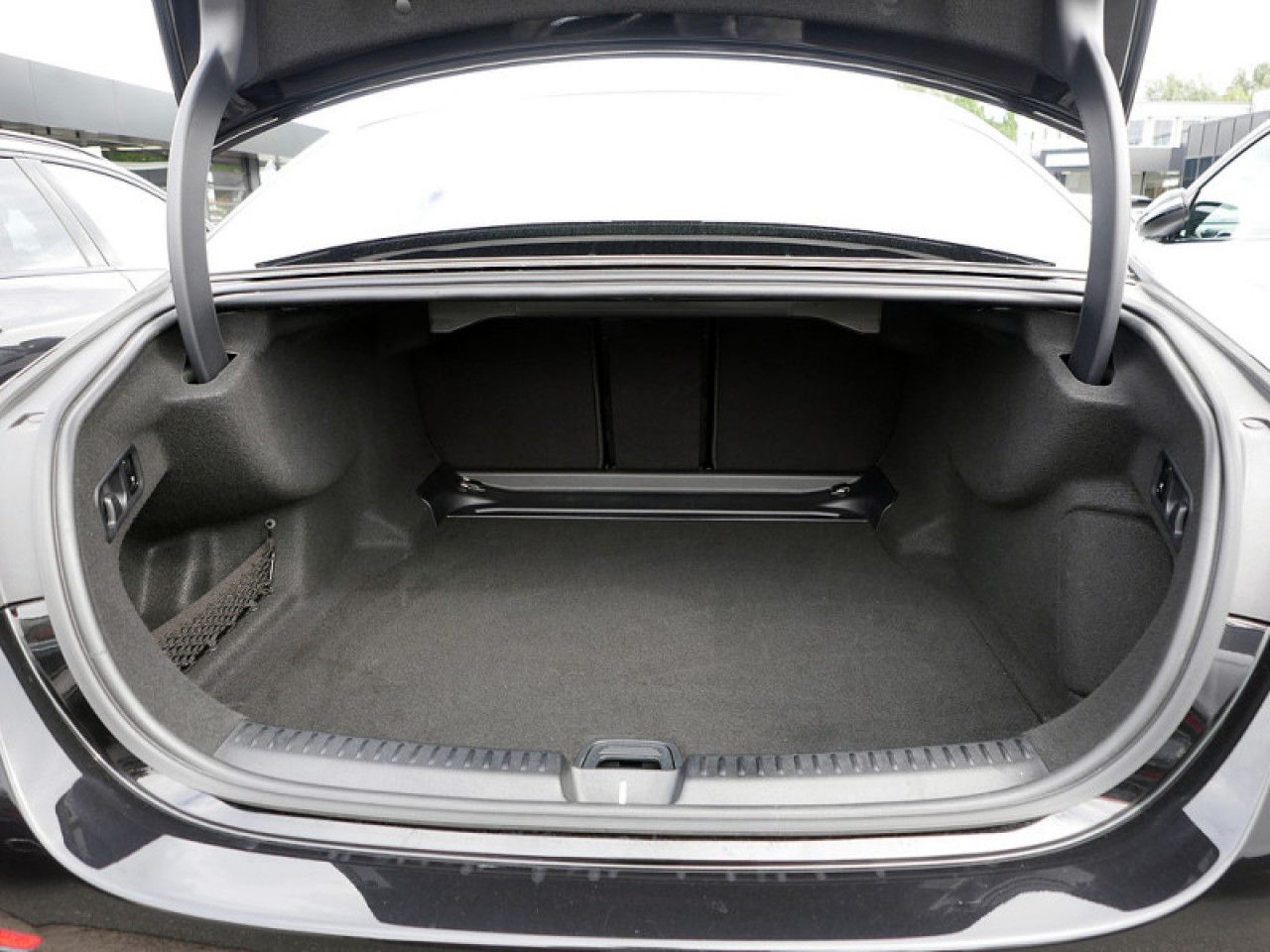 Mercedes-Benz E-Klasse – Bild 10