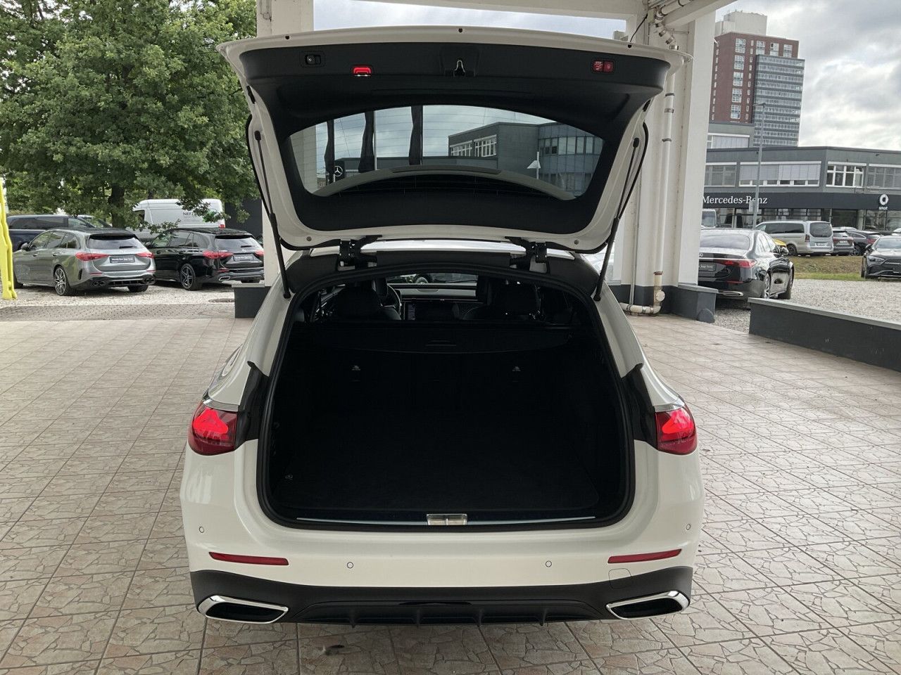 Mercedes-Benz E-Klasse – Bild 19