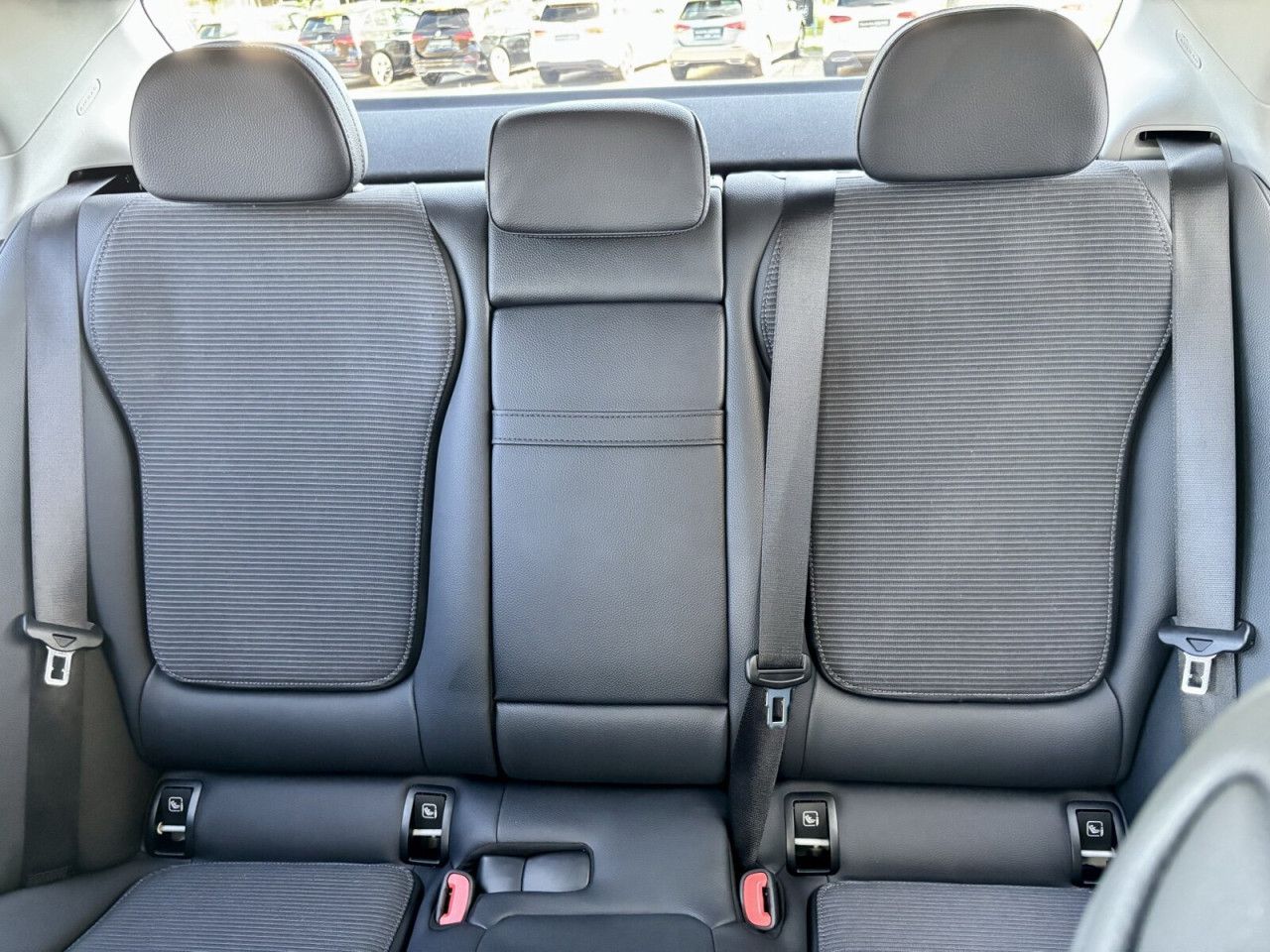 Mercedes-Benz C-Klasse – Bild 16