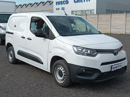 Vehicle image 1 / 5