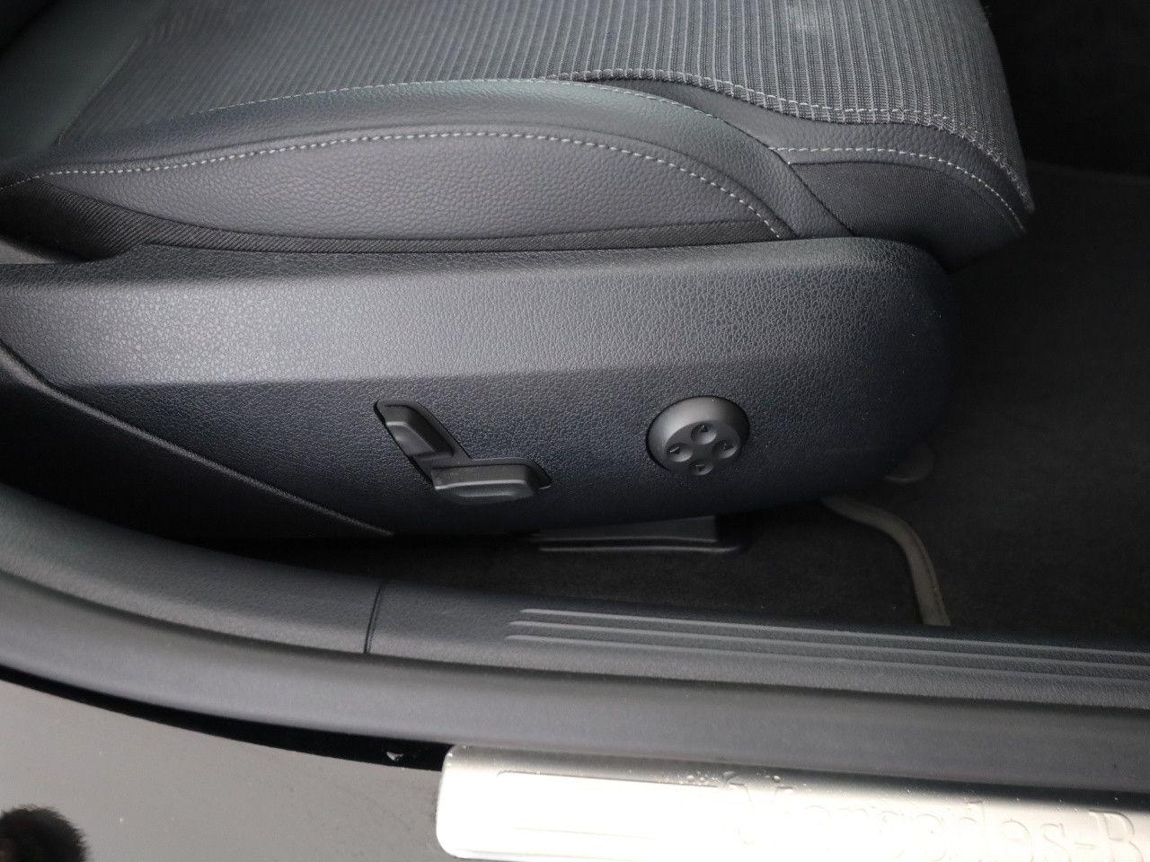 Mercedes-Benz C-Klasse – Bild 17