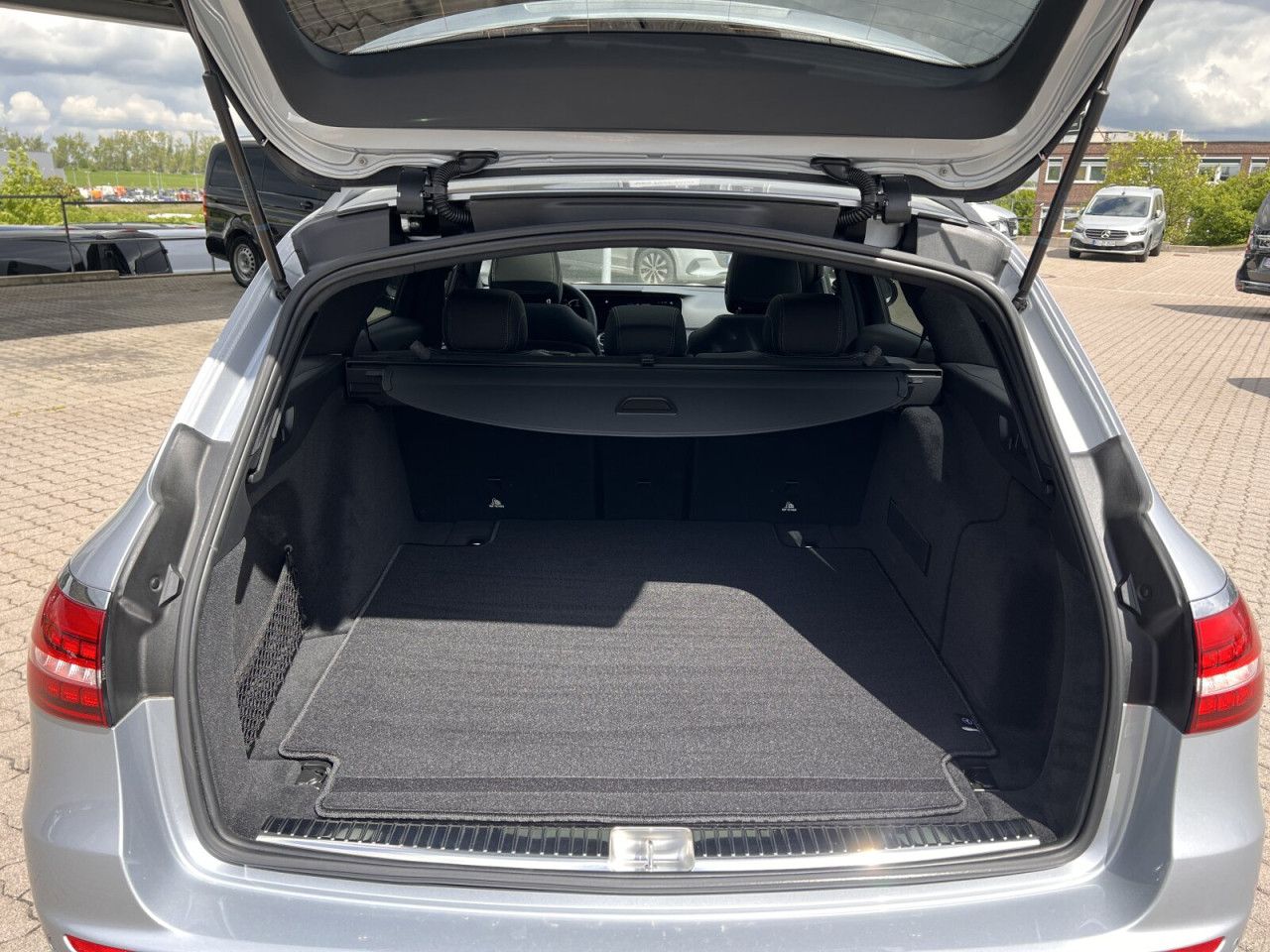 Mercedes-Benz E-Klasse – Bild 14