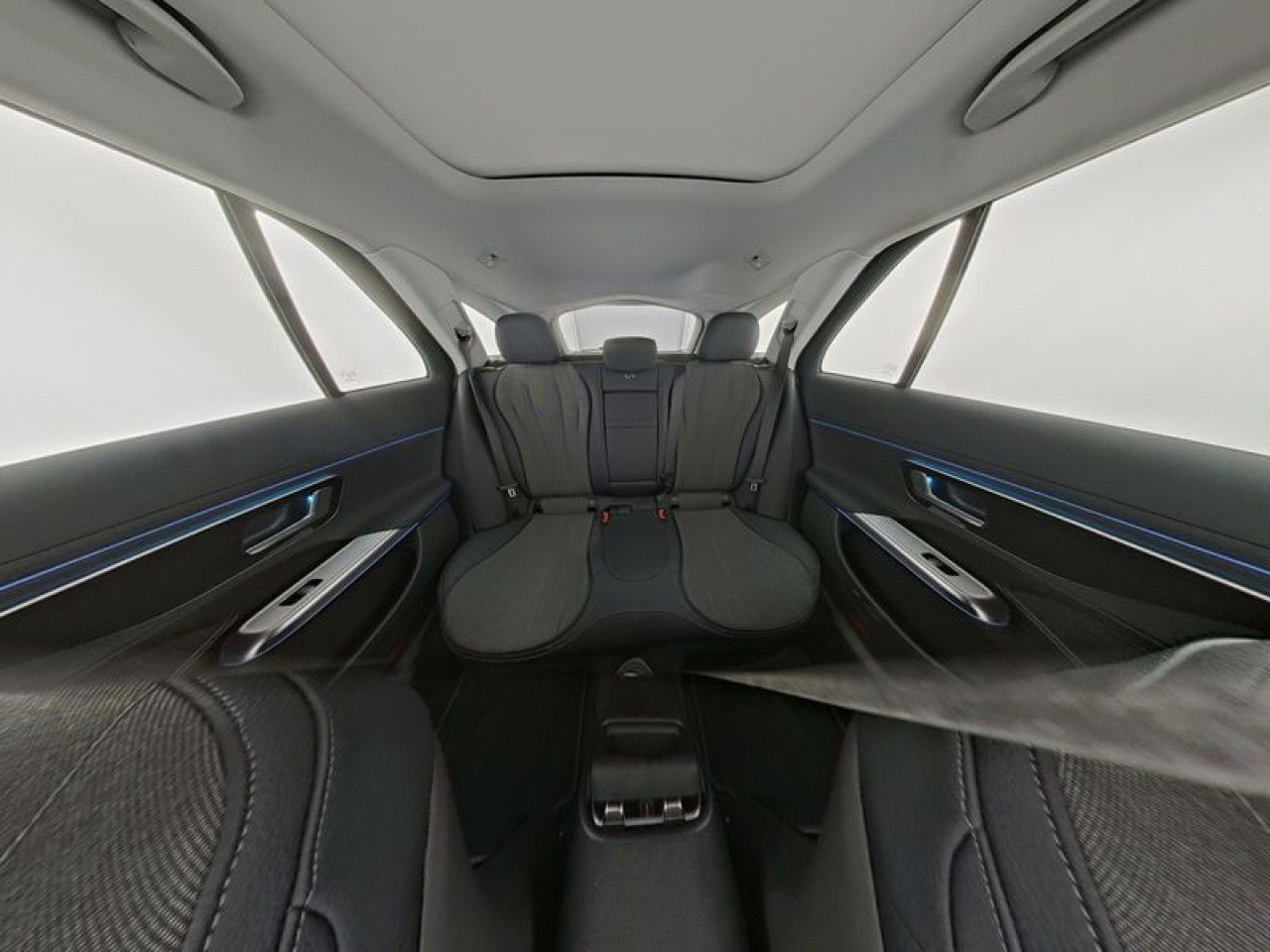 Mercedes-Benz E-Klasse – Bild 8
