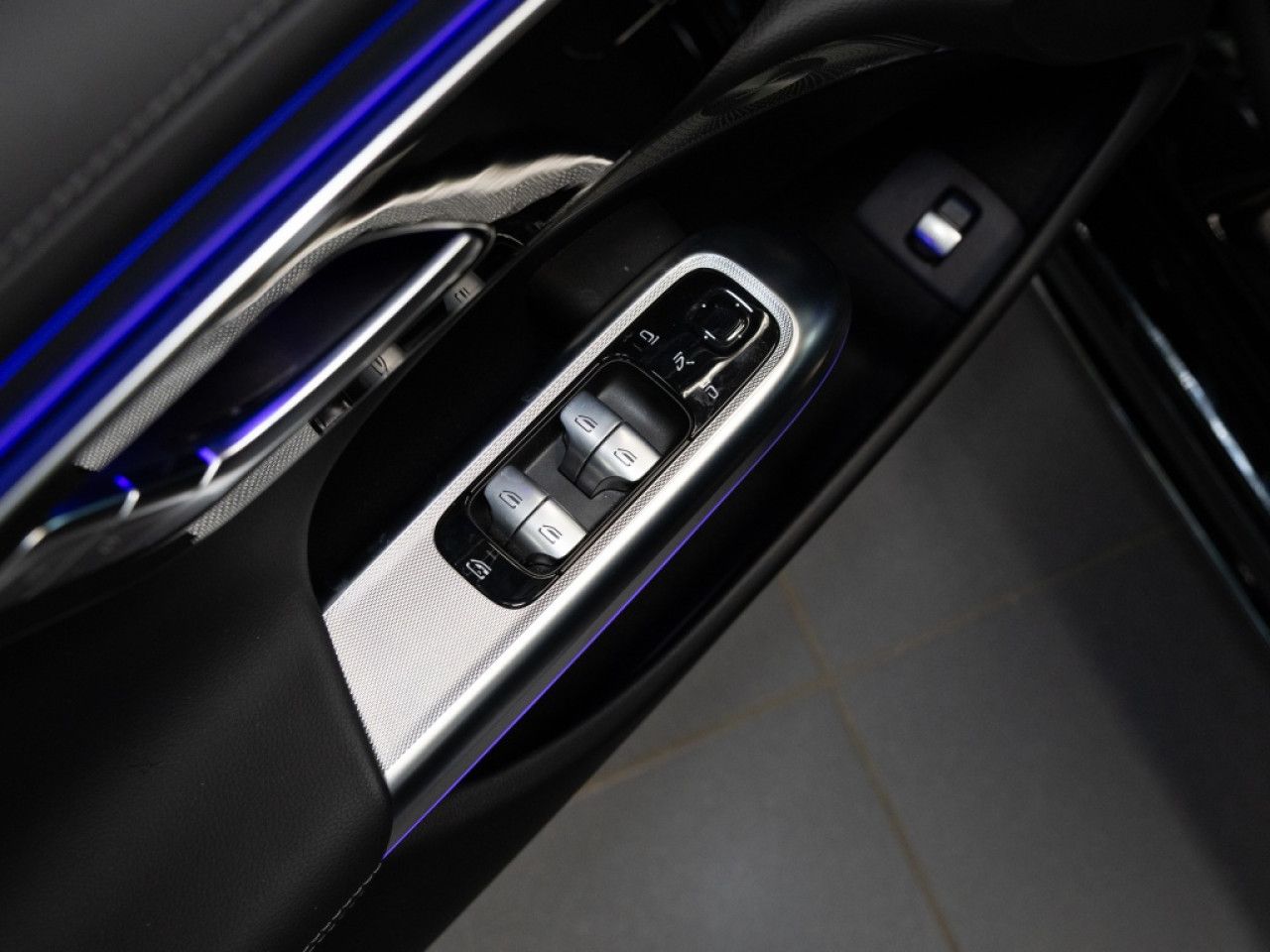 Mercedes-Benz E-Klasse – Bild 10
