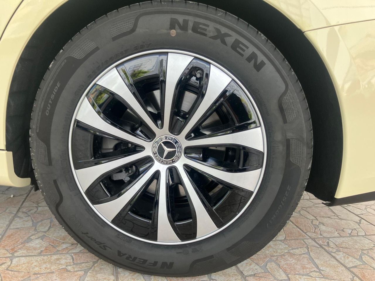 Mercedes-Benz E-Klasse – Bild 18