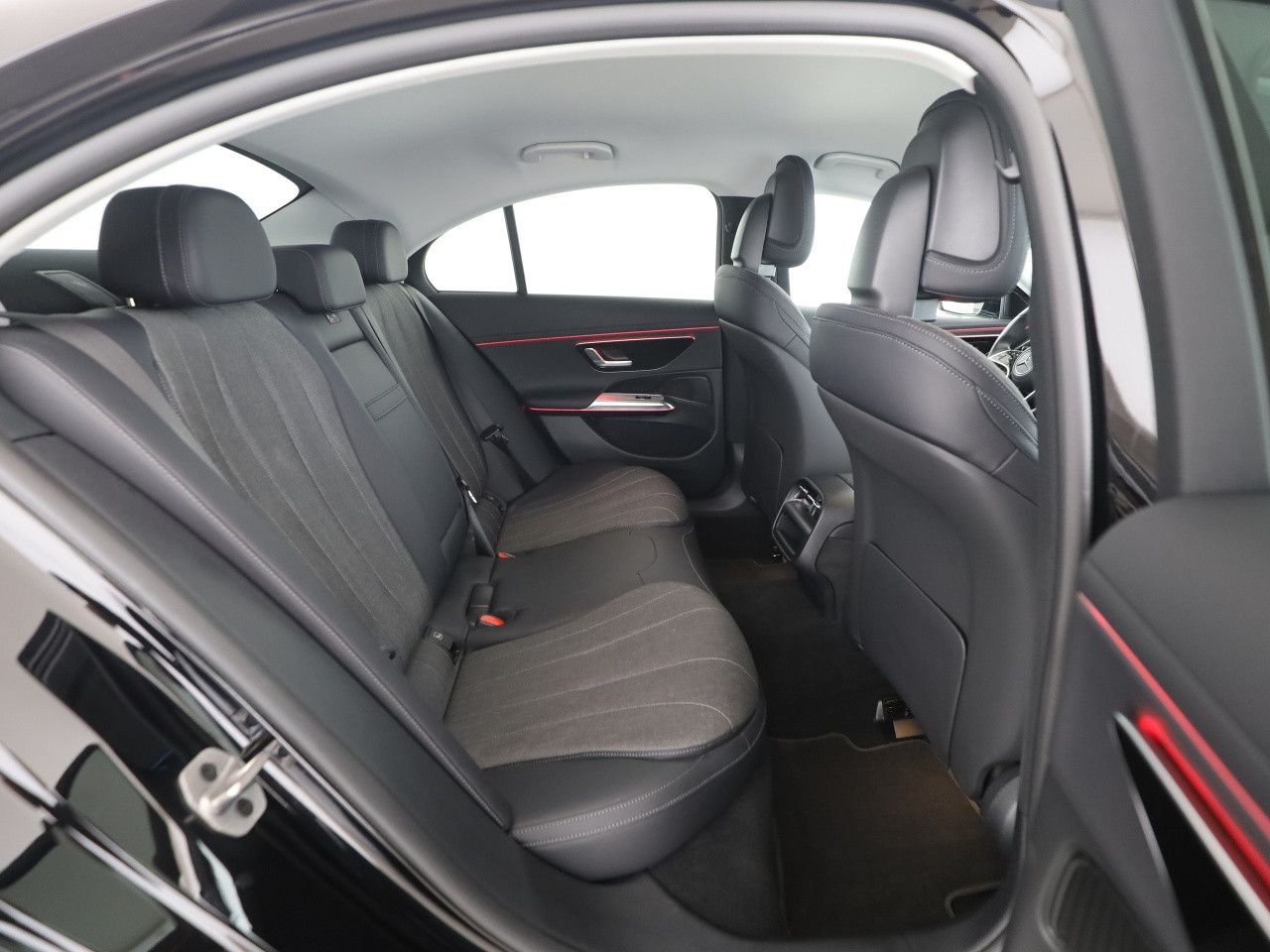 Mercedes-Benz E-Klasse – Bild 17