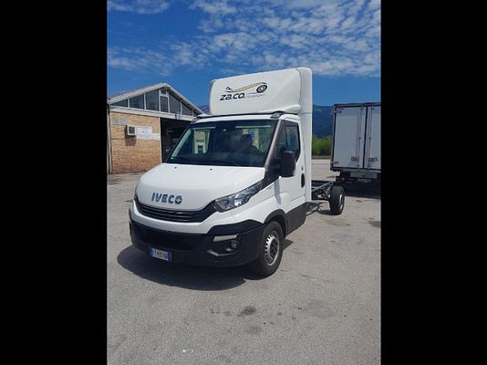 Vehicle image 1 / 17