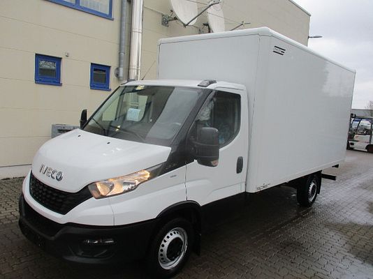 Vehicle image 1 / 5