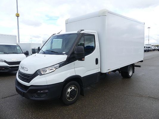 Vehicle image 2 / 6