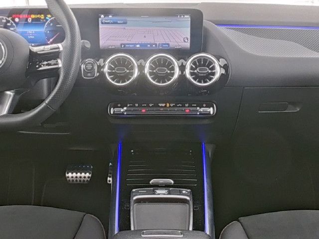 Mercedes-Benz GLA 220