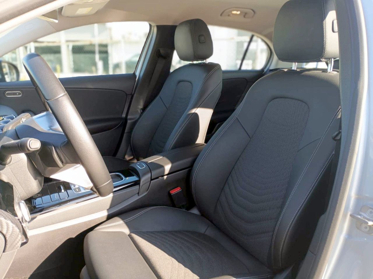 Imagem do ve&iacute;culo 3 / 10