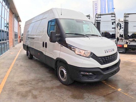 Vehicle image 1 / 6