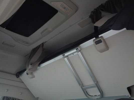 Vehicle image 9 / 15