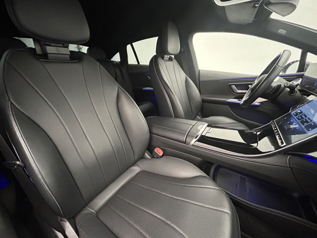 Photo du v&eacute;hicule 16 / 18