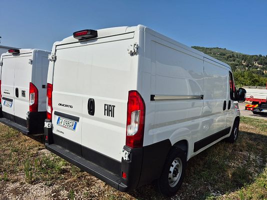Vehicle image 6 / 7