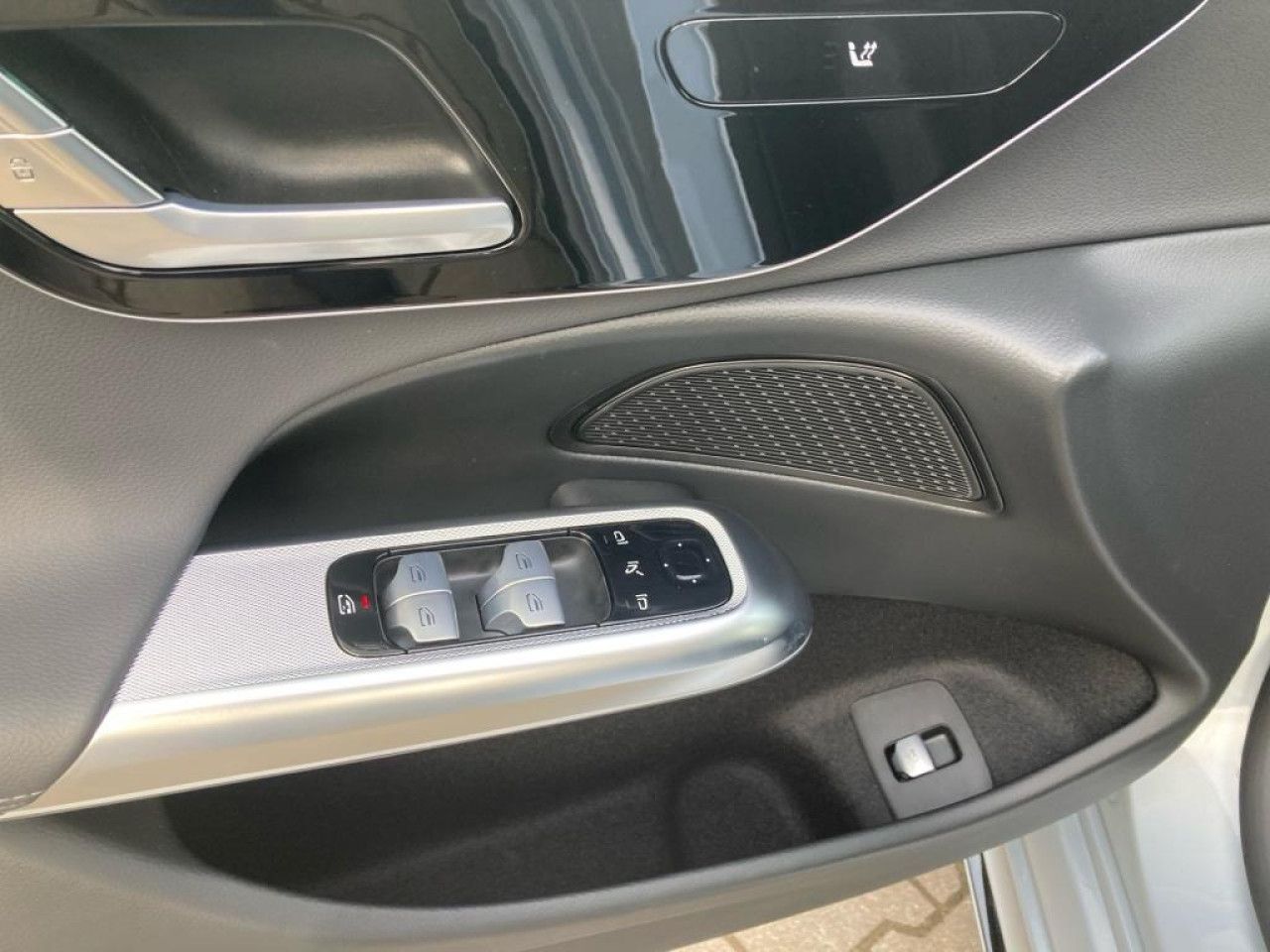 Mercedes-Benz E-Klasse – Bild 13