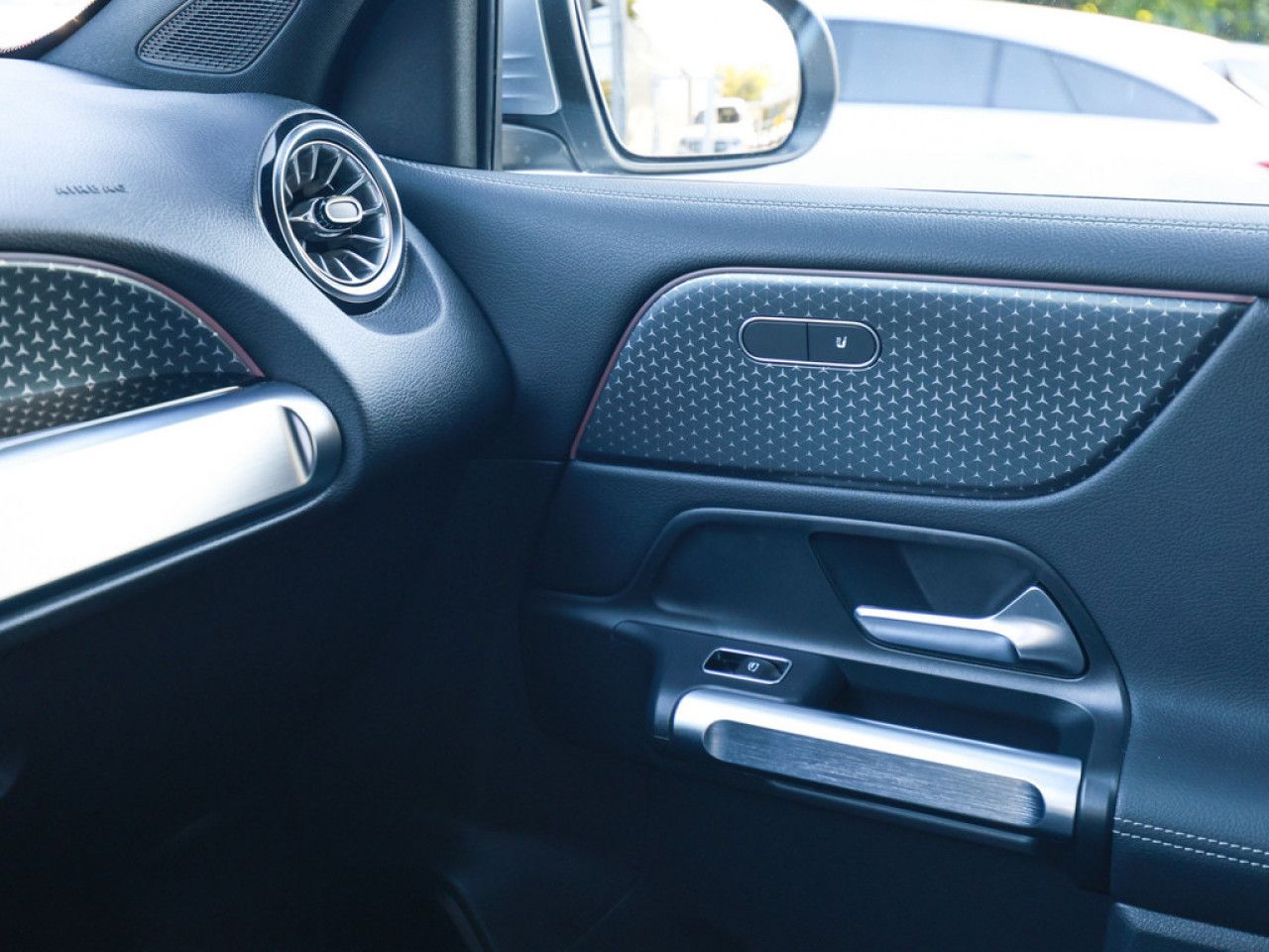 Mercedes-Benz EQB – Bild 17