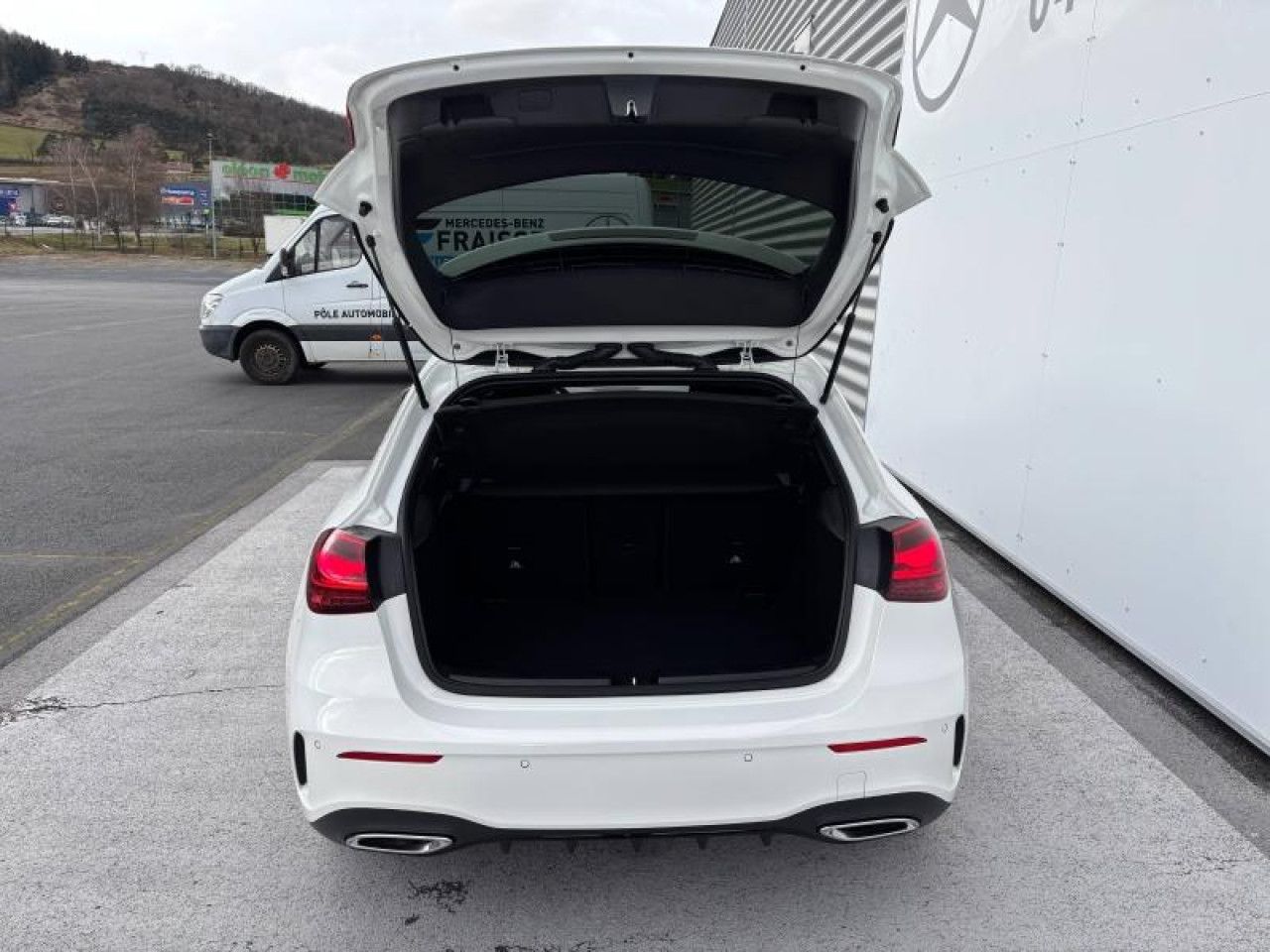 Photo du v&eacute;hicule 8 / 16