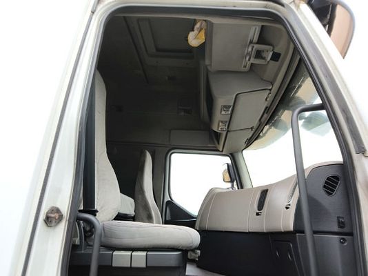 Vehicle image 3 / 13