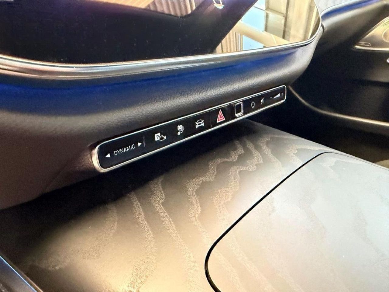 Mercedes-Benz E-Klasse – Bild 13
