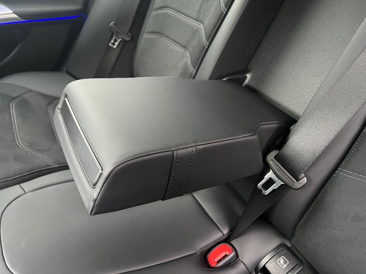 Mercedes-Benz E-Klasse – Bild 27
