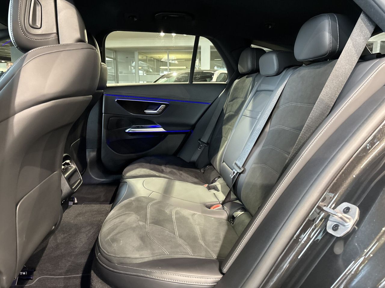 Mercedes-Benz E-Klasse – Bild 10
