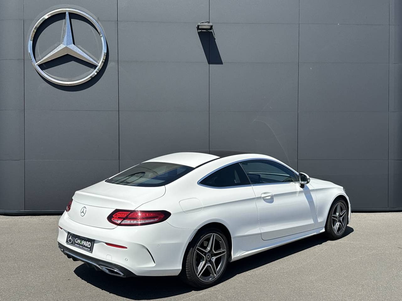 Photo du v&eacute;hicule 2 / 18