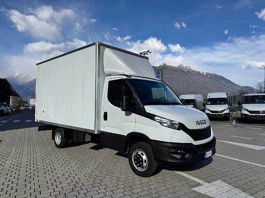 Vehicle image 7 / 11