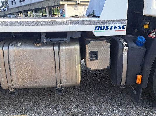 Vehicle image 5 / 22