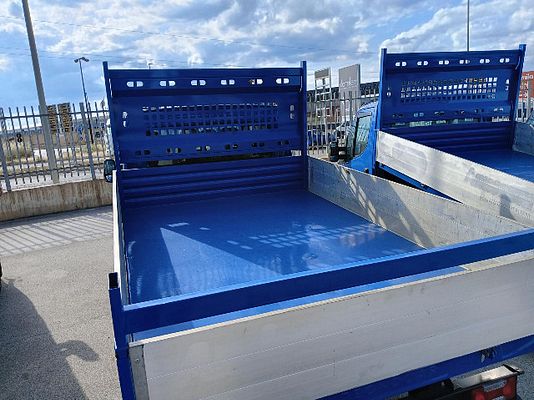 Vehicle image 11 / 14